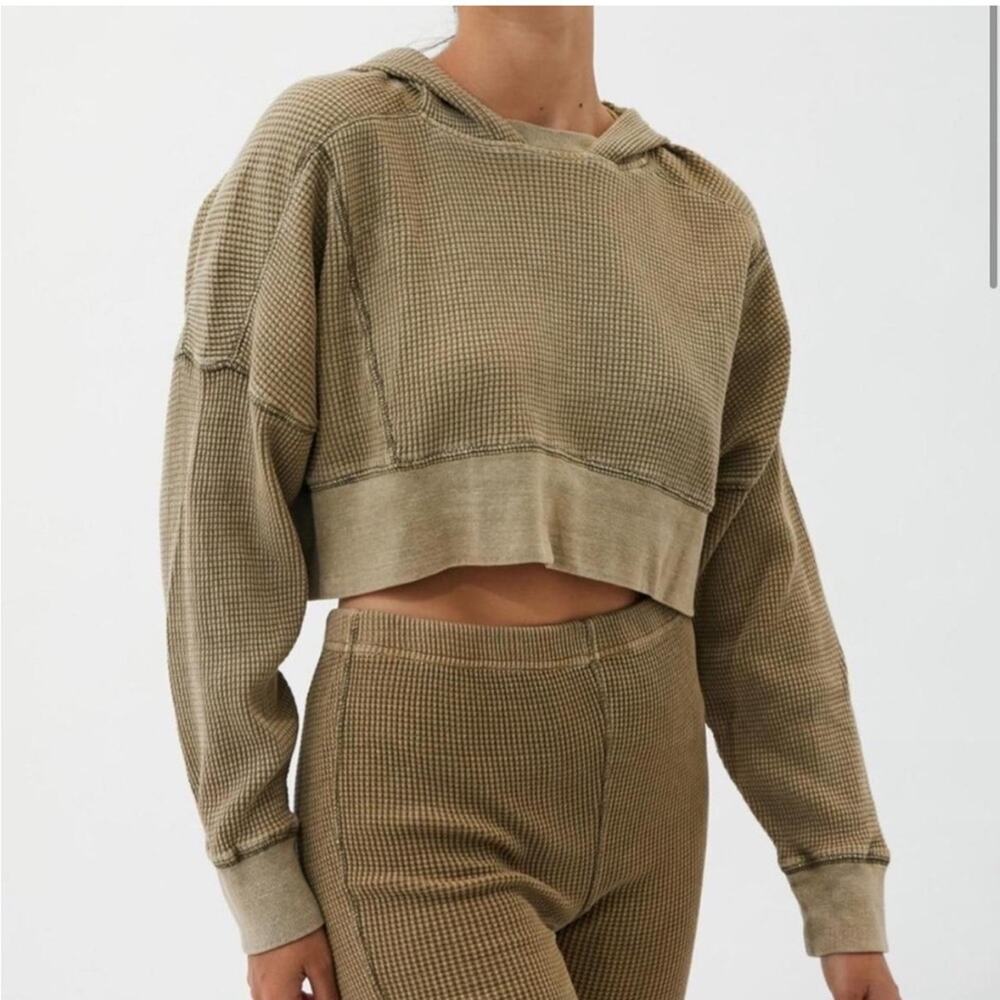 Out From Under Green Waffle Knit Cropped Pullover Sweatshirt Shirt Size Medium